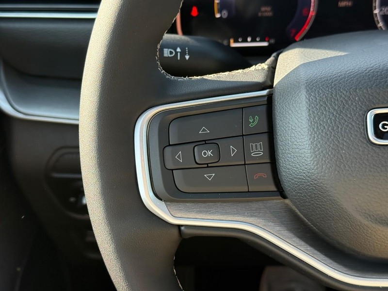 Jeep Grand Wagoneer Vehicle Full-screen Gallery Image 15
