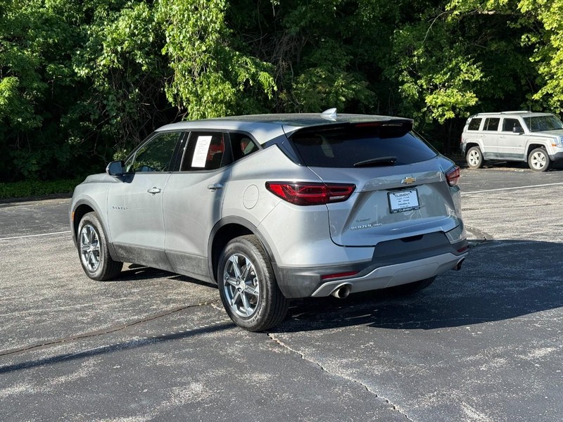Chevrolet Blazer Vehicle Image 04