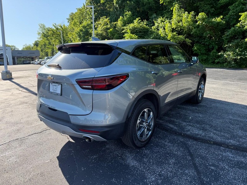 Chevrolet Blazer Vehicle Image 11