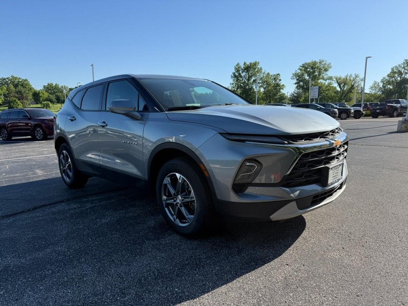 Chevrolet Blazer Vehicle Image 12