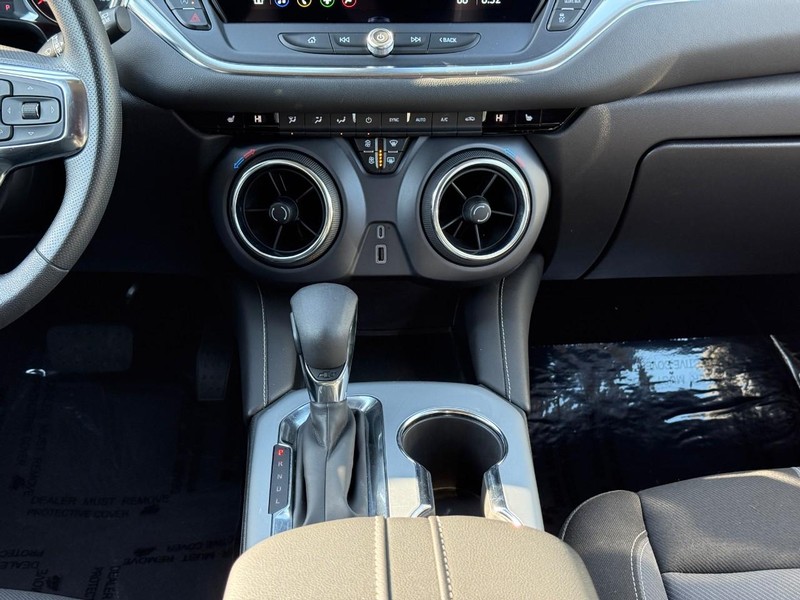 Chevrolet Blazer Vehicle Image 18