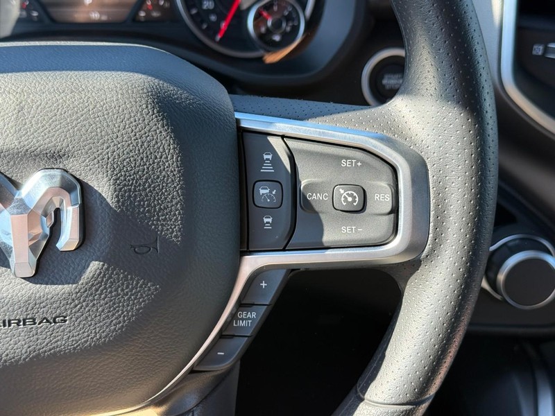 Ram 1500 Vehicle Image 17
