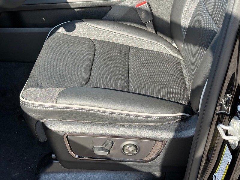 Ram 1500 Vehicle Image 15