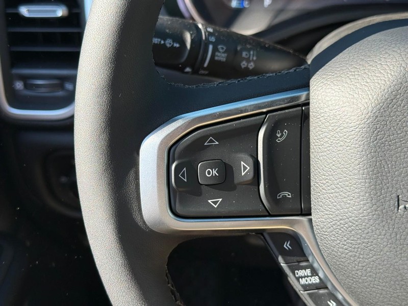 Ram 1500 Vehicle Image 16