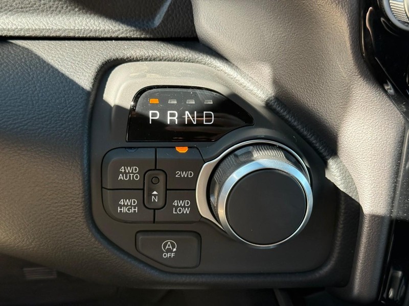 Ram 1500 Vehicle Image 18