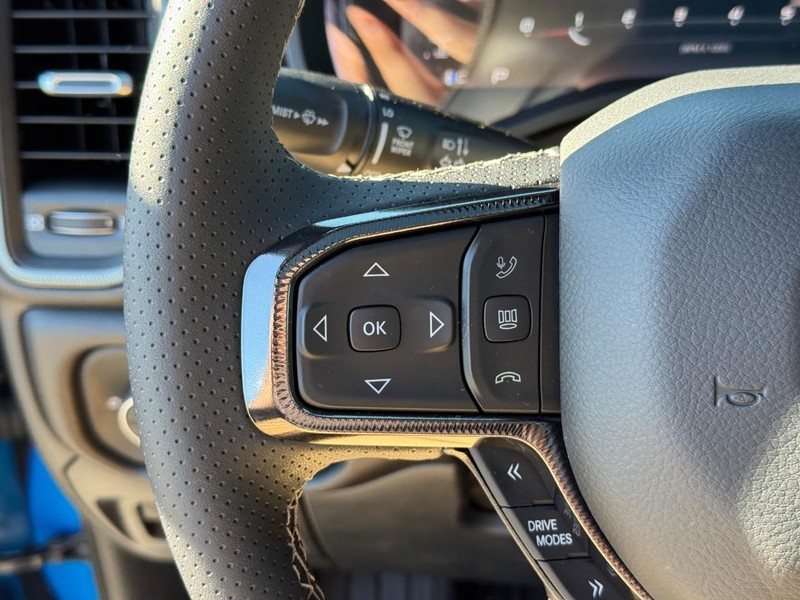 Ram 1500 Vehicle Image 18