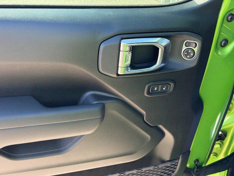 Jeep Wrangler Vehicle Image 08