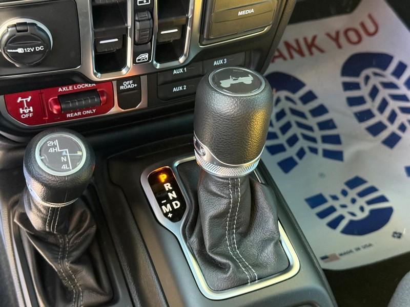 Jeep Wrangler Vehicle Image 13