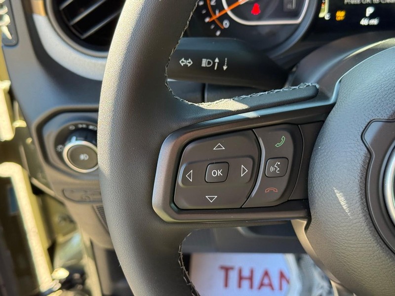 Jeep Wrangler Vehicle Image 12