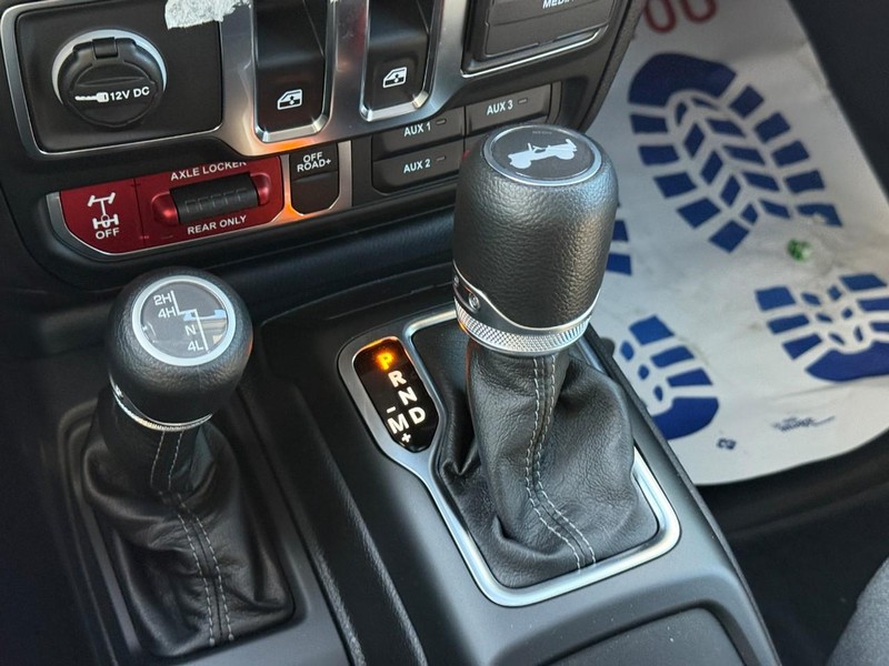 Jeep Wrangler Vehicle Image 14
