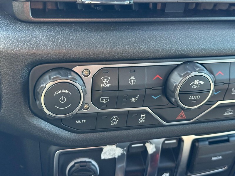 Jeep Wrangler Vehicle Image 15
