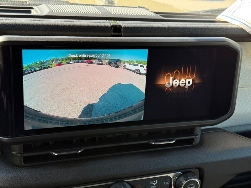 Jeep Wrangler Vehicle Image 16