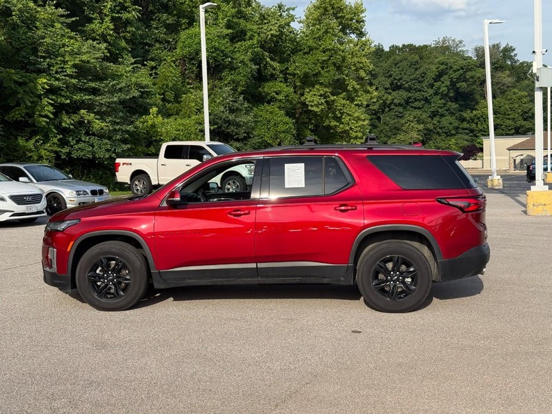 Chevrolet Traverse Vehicle Image 03