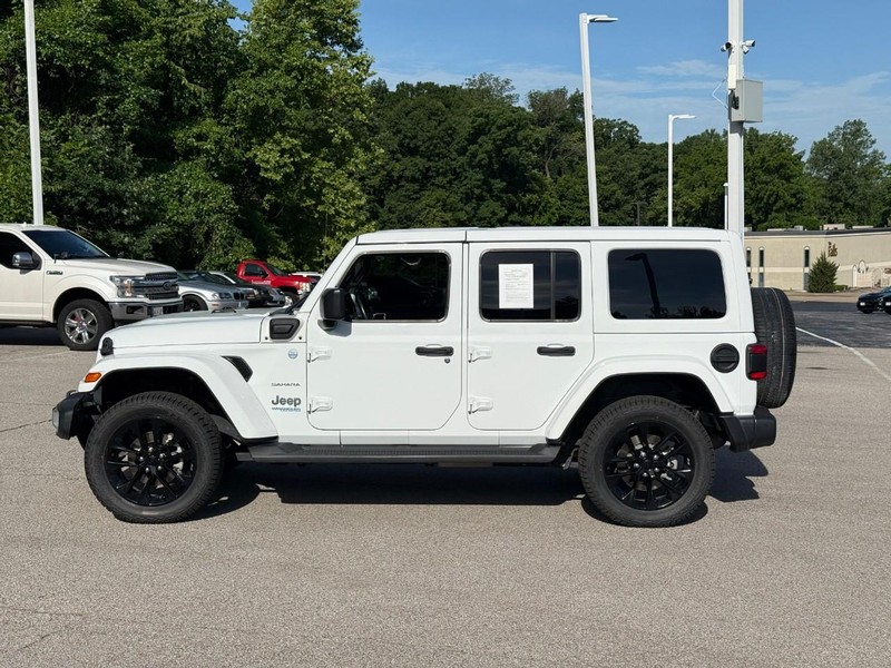 Jeep Wrangler 4xe Vehicle Full-screen Gallery Image 2