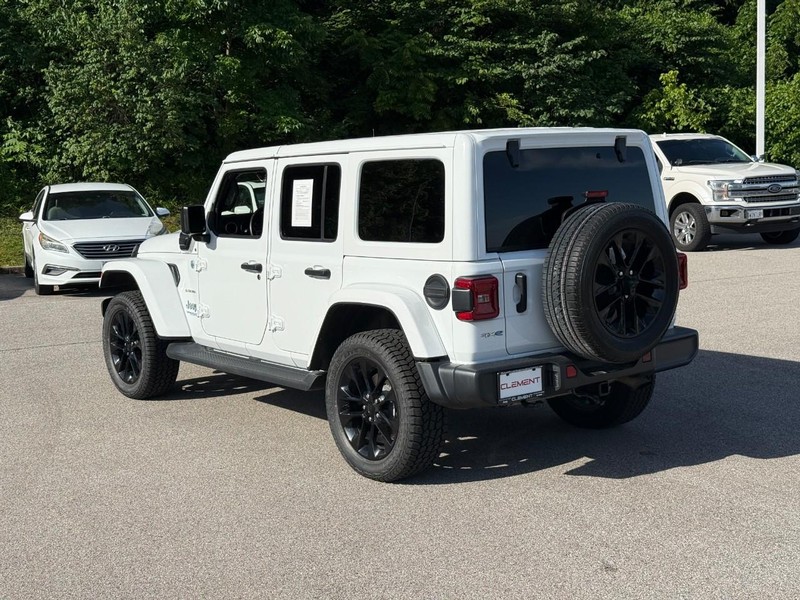 Jeep Wrangler 4xe Vehicle Full-screen Gallery Image 3