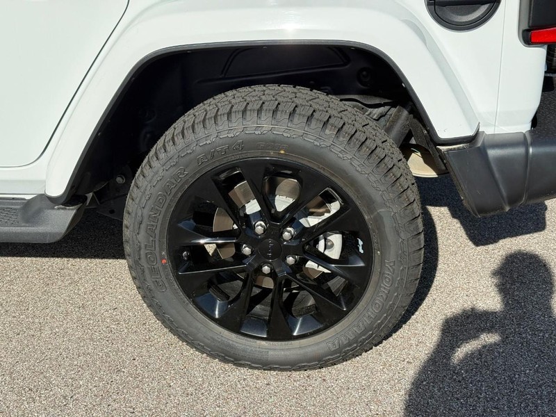 Jeep Wrangler 4xe Vehicle Full-screen Gallery Image 4
