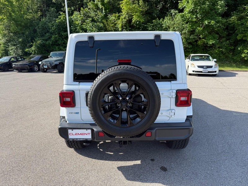 Jeep Wrangler 4xe Vehicle Full-screen Gallery Image 6