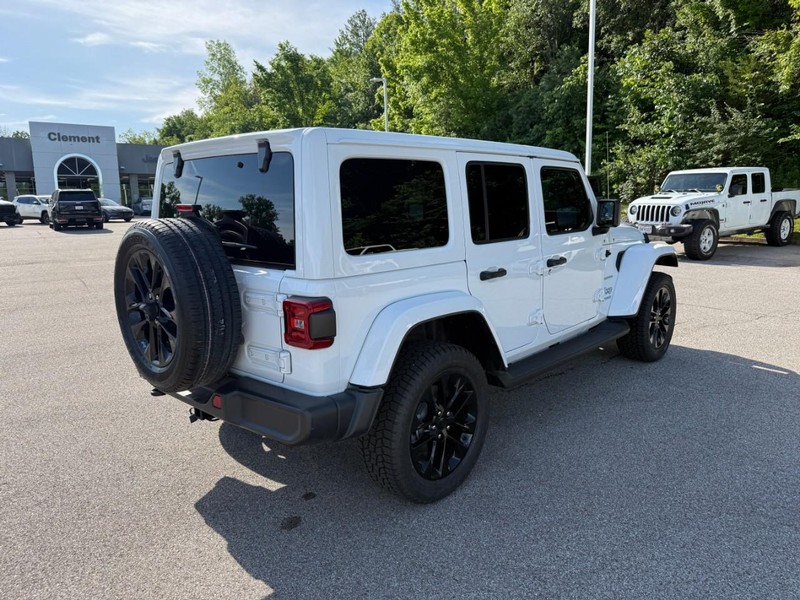 Jeep Wrangler 4xe Vehicle Full-screen Gallery Image 7