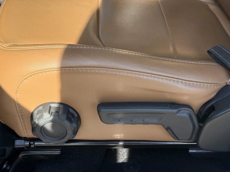 Jeep Wrangler 4xe Vehicle Full-screen Gallery Image 17