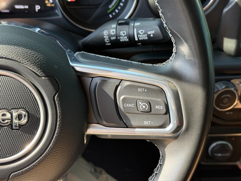 Jeep Wrangler 4xe Vehicle Full-screen Gallery Image 19