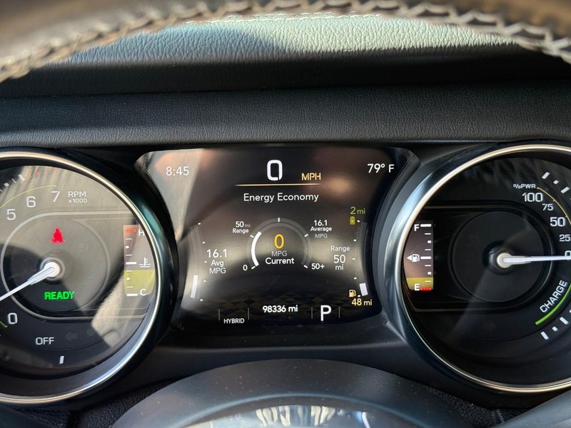 Jeep Wrangler 4xe Vehicle Full-screen Gallery Image 20