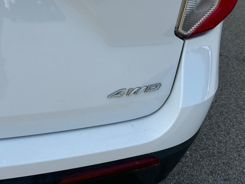 Ford Explorer Vehicle Image 07