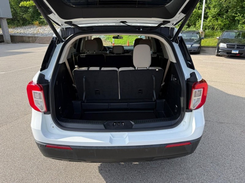 Ford Explorer Vehicle Image 08
