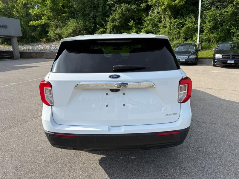 Ford Explorer Vehicle Image 09