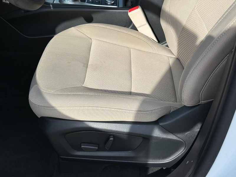 Ford Explorer Vehicle Image 22