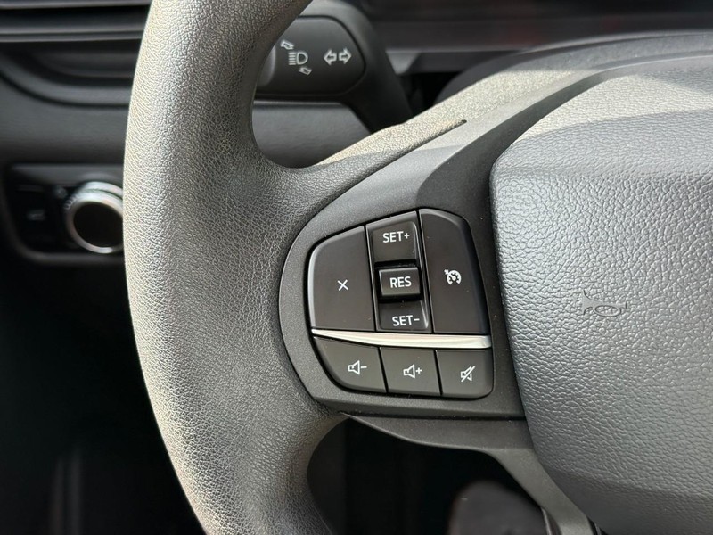 Ford Explorer Vehicle Image 25