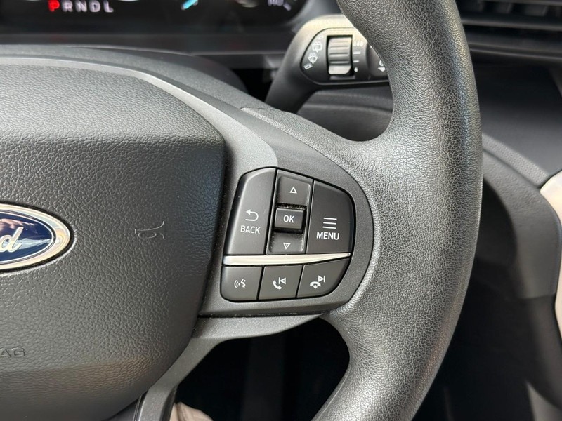 Ford Explorer Vehicle Image 27