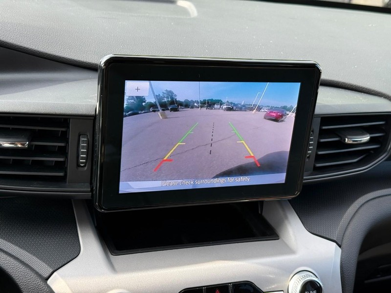 Ford Explorer Vehicle Image 29