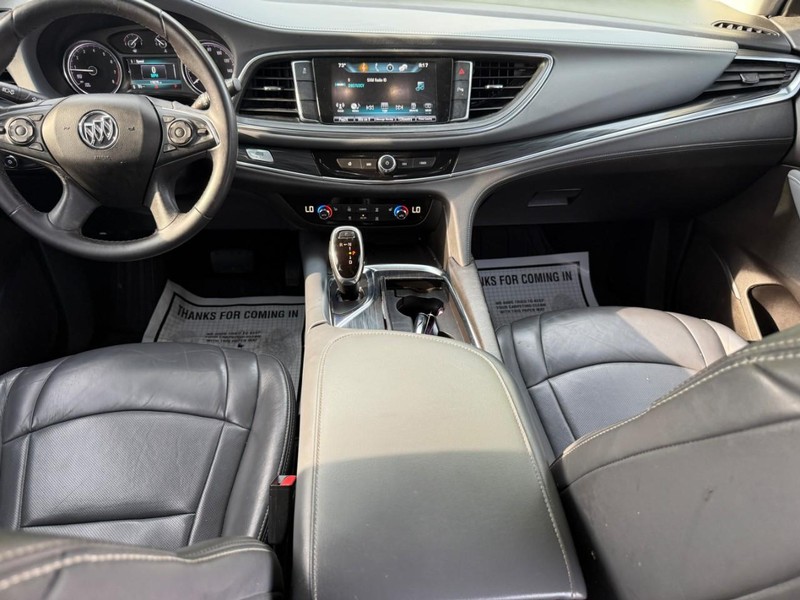 Buick Enclave Vehicle Image 15