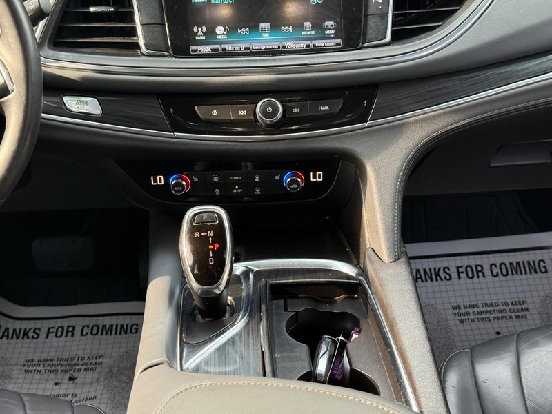 Buick Enclave Vehicle Image 18