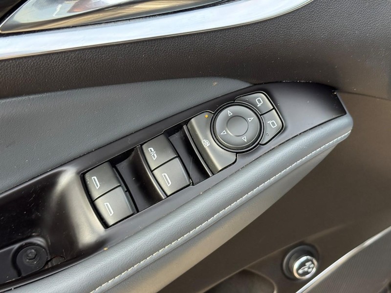 Buick Enclave Vehicle Image 20
