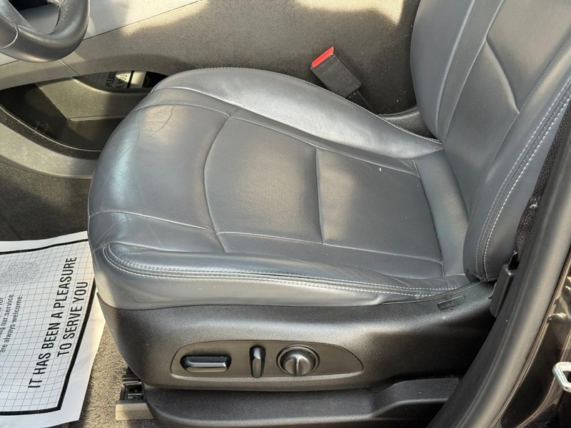 Buick Enclave Vehicle Image 21