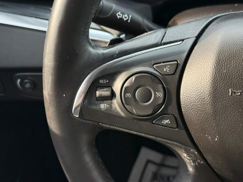 Buick Enclave Vehicle Image 23