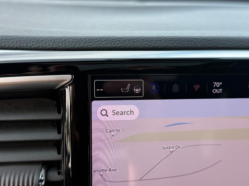 Chrysler Pacifica Vehicle Image 29