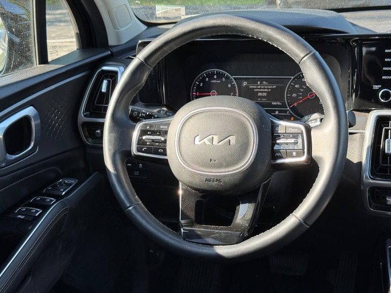 Kia Sorento Vehicle Image 15
