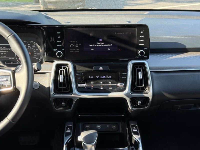 Kia Sorento Vehicle Image 16