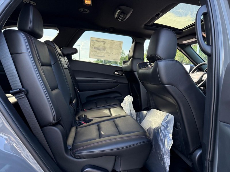 Dodge Durango Vehicle Full-screen Gallery Image 6