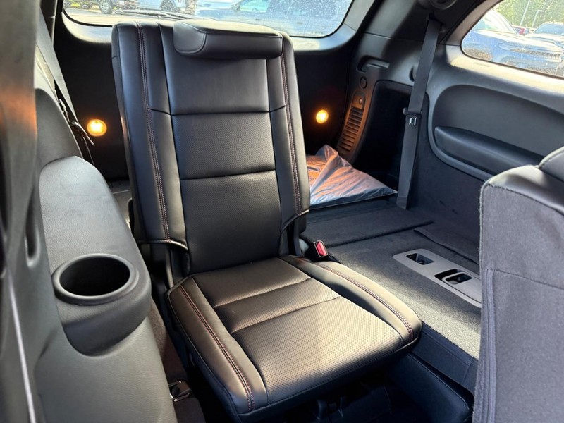 Dodge Durango Vehicle Full-screen Gallery Image 7