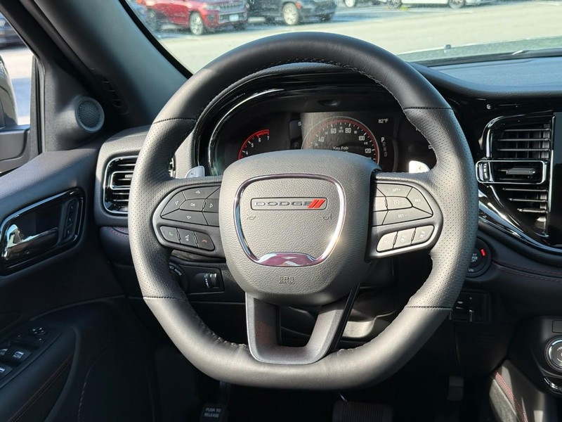 Dodge Durango Vehicle Full-screen Gallery Image 9