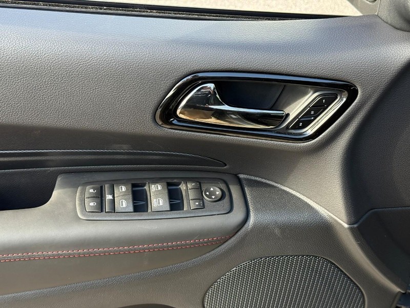 Dodge Durango Vehicle Full-screen Gallery Image 12