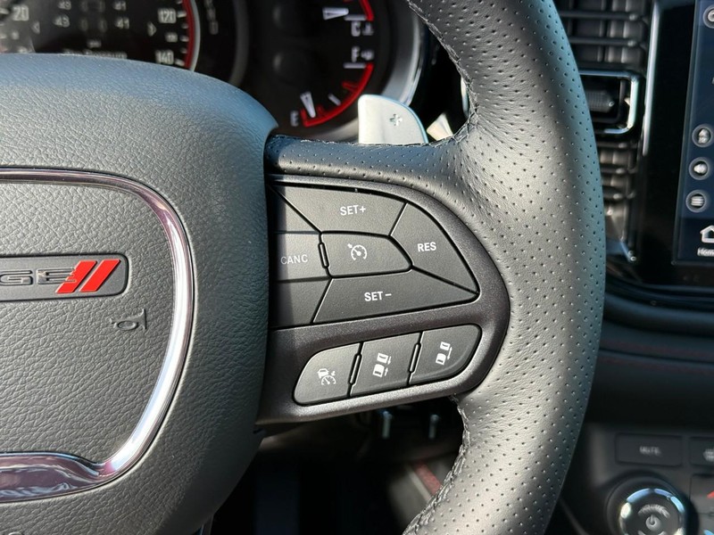 Dodge Durango Vehicle Full-screen Gallery Image 17