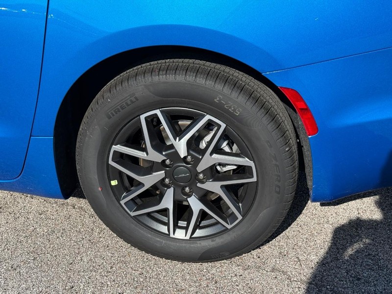 Chrysler Pacifica Vehicle Full-screen Gallery Image 4