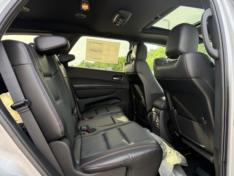 Dodge Durango Vehicle Full-screen Gallery Image 5