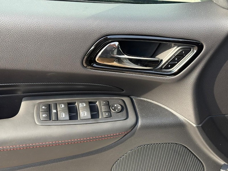 Dodge Durango Vehicle Full-screen Gallery Image 10