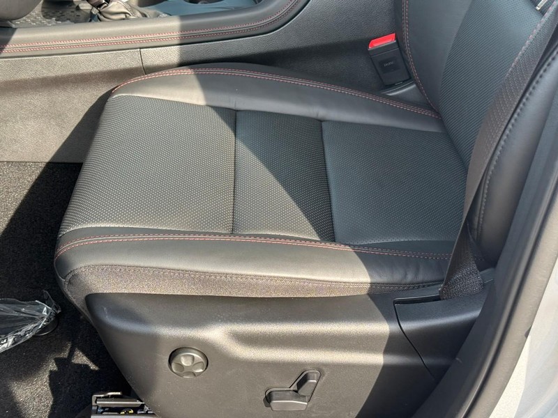 Dodge Durango Vehicle Full-screen Gallery Image 12