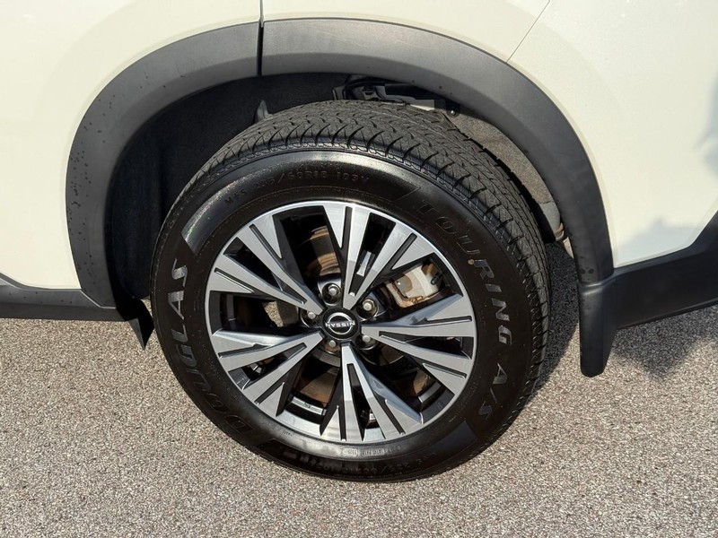 Nissan Rogue Vehicle Image 05